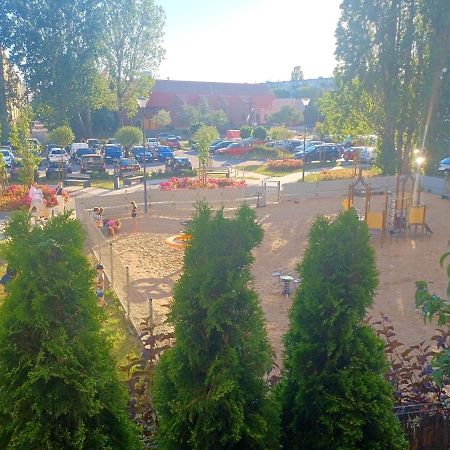 Sunny Sleeps 4 By The Beach With Garden Patio - Gdansk Przymorzeアパートメント エクステリア 写真