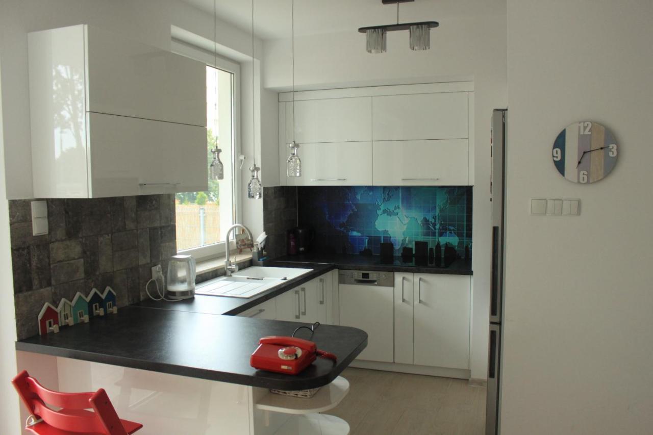 Sunny Sleeps 4 By The Beach With Garden Patio - Gdansk Przymorzeアパートメント エクステリア 写真