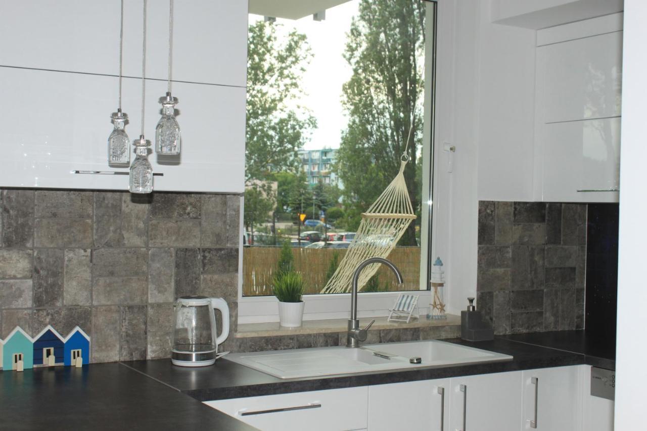 Sunny Sleeps 4 By The Beach With Garden Patio - Gdansk Przymorzeアパートメント エクステリア 写真