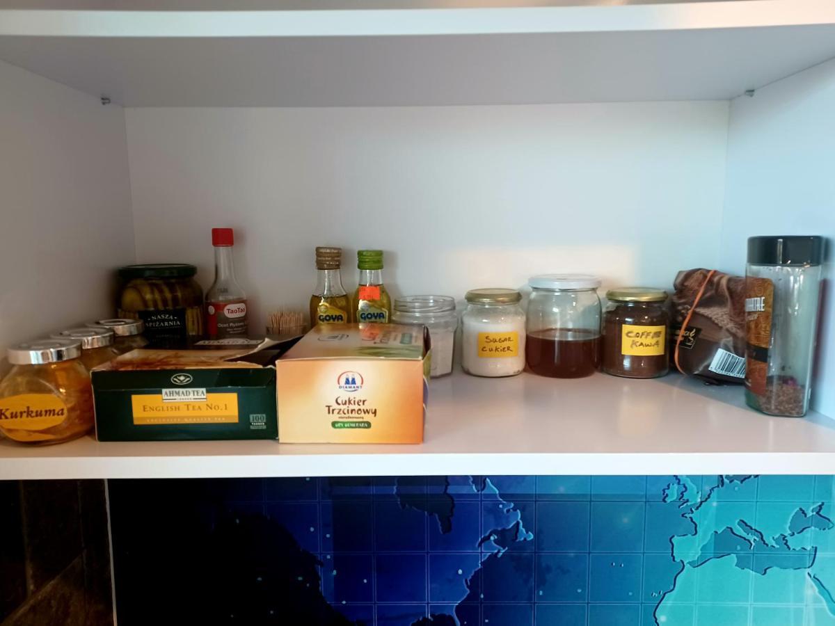 Sunny Sleeps 4 By The Beach With Garden Patio - Gdansk Przymorzeアパートメント エクステリア 写真